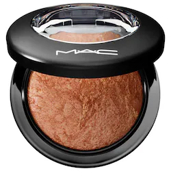MAC Cosmetics Mineralize Skinfinish Sheer Coverage Luminous Highlighting Powder for Face and Body